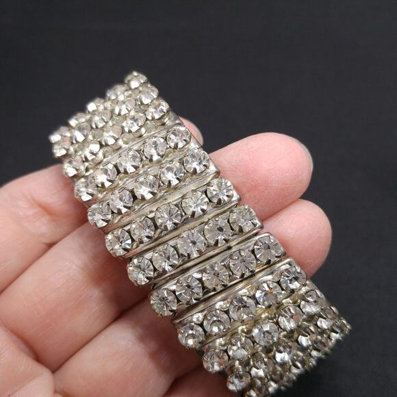 Vintage 1950s Clear Rhinestone Expansion Bracelet, 5 Rows Silver Tone - Picture 5 of 10